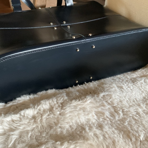 Tod’s Navy Patent Leather Handbag with Studs - Picture 5 of 7